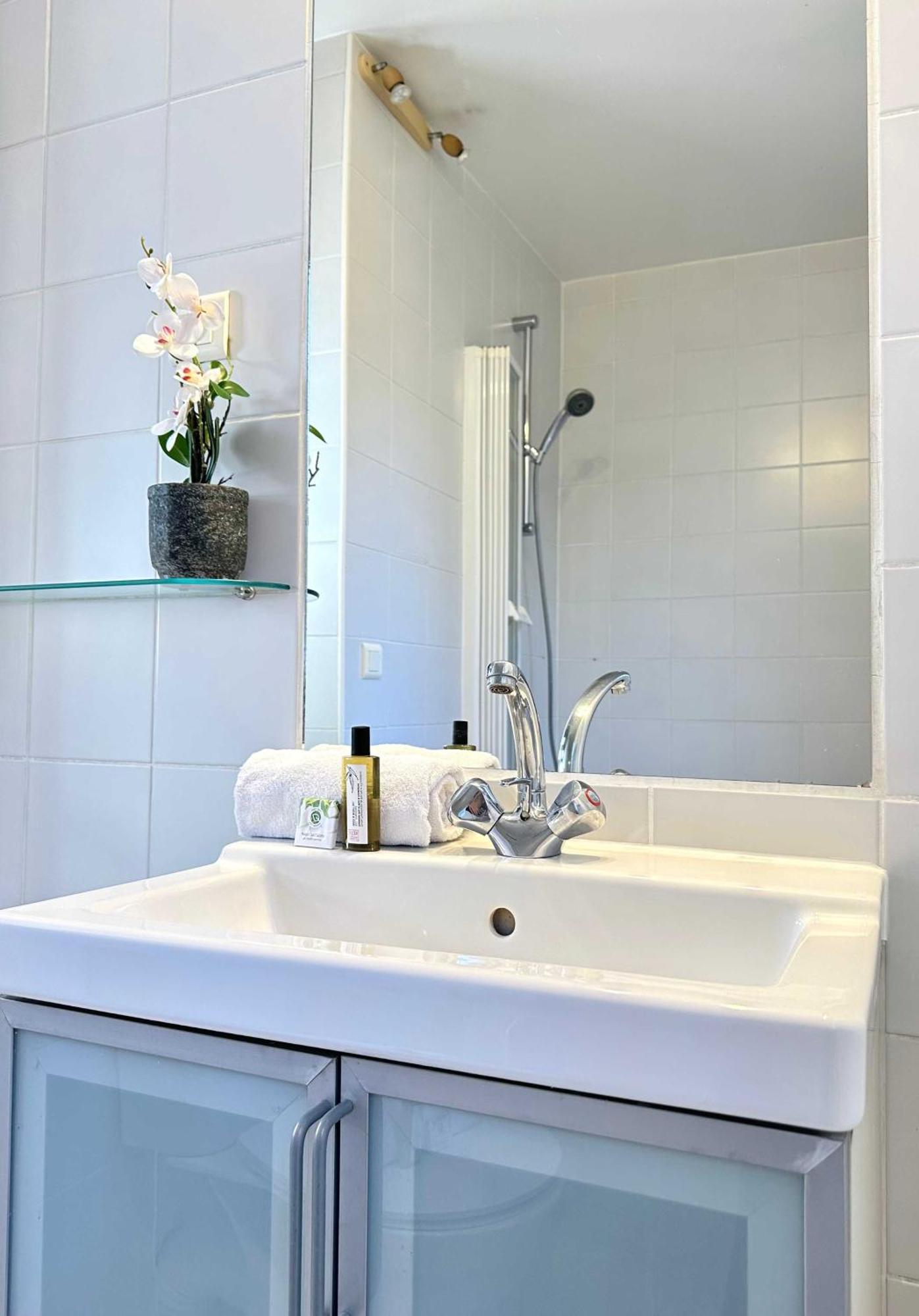 Beautiful Calm Studio In Le Marais Париж Экстерьер фото